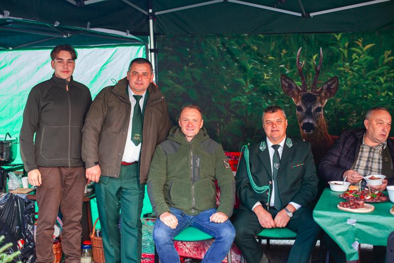 Pomimo kapryśnej pogody, dziedziniec starostwa w Nowej Soli tętnił życiem! 1. Święto Produktu Regionalnego Powiatu Nowosolskiego okazało się wielkim sukcesem