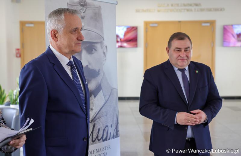 Wicemarszałek Województwa Lubuskiego Grzegorz Potęga (z prawej) i Ambasador Republiki Słowenii Bojan Pograjc
