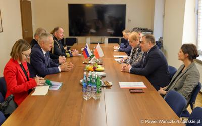 Uczestnicy spotkania Wicemarszałka Województwa Lubuskiego Grzegorza Potęgi z Ambasadorem Republiki Słowenii Bojanem Pograjcem