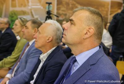 W Zespole Szkół w Czerwieńsku podpisano umowę na dofinansowanie projektu „Rozwój szkolnictwa zawodowego w technikum w Czerwieńsku”, który jest skierowany do 60 uczniów i 2 nauczycieli Zespołu Szkół w Czerwieńsku. 