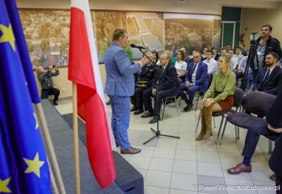 W Zespole Szkół w Czerwieńsku podpisano umowę na dofinansowanie projektu „Rozwój szkolnictwa zawodowego w technikum w Czerwieńsku”, który jest skierowany do 60 uczniów i 2 nauczycieli Zespołu Szkół w Czerwieńsku. 