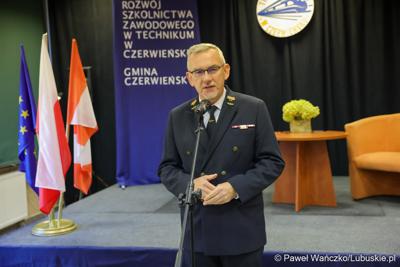 W Zespole Szkół w Czerwieńsku podpisano umowę na dofinansowanie projektu „Rozwój szkolnictwa zawodowego w technikum w Czerwieńsku”, który jest skierowany do 60 uczniów i 2 nauczycieli Zespołu Szkół w Czerwieńsku. 