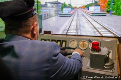 W Zespole Szkół w Czerwieńsku podpisano umowę na dofinansowanie projektu „Rozwój szkolnictwa zawodowego w technikum w Czerwieńsku”, który jest skierowany do 60 uczniów i 2 nauczycieli Zespołu Szkół w Czerwieńsku. 