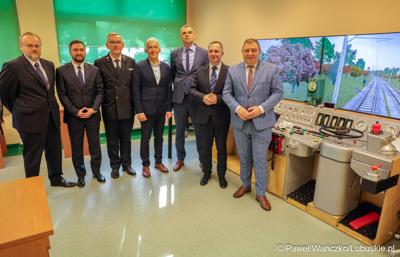 W Zespole Szkół w Czerwieńsku podpisano umowę na dofinansowanie projektu „Rozwój szkolnictwa zawodowego w technikum w Czerwieńsku”, który jest skierowany do 60 uczniów i 2 nauczycieli Zespołu Szkół w Czerwieńsku. 