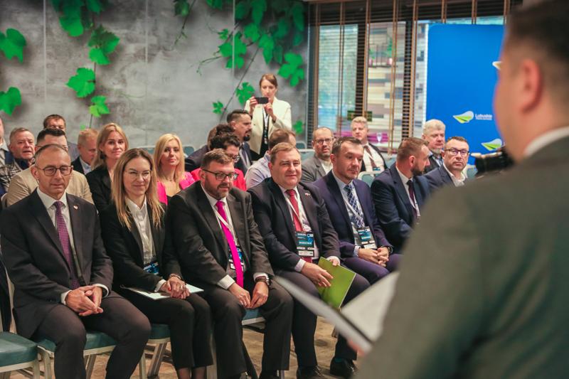Tegoroczna edycja w Hotelu Grape Town obfitowała w panele na temat sztucznej inteligencji, energetyki i przyszłości transportu ciężkiego