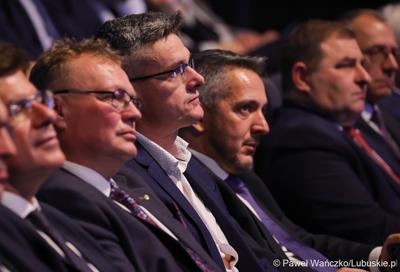 Uczestnicy jubileuszu 50-lecia Zielonogórskiej Elektrociepłowni w Planetarium Wenus  