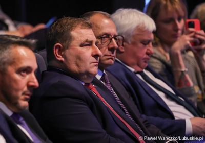 Wicemarszałek województwa lubuskiego Grzegorz Potęga i Wojewoda Lubuski Marek Cebula na jubileuszu 50-lecia Zielonogórskiej Elektrociepłowni w Planetarium Wenus  
