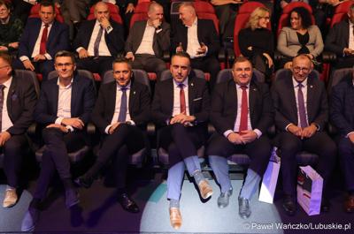 Uczestnicy jubileuszu 50-lecia Zielonogórskiej Elektrociepłowni w Planetarium Wenus  