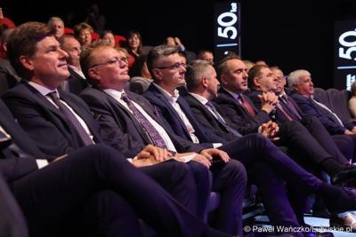 Uczestnicy jubileuszu 50-lecia Zielonogórskiej Elektrociepłowni w Planetarium Wenus  