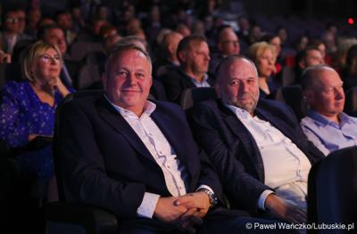 Uczestnicy jubileuszu 50-lecia Zielonogórskiej Elektrociepłowni w Planetarium Wenus  
