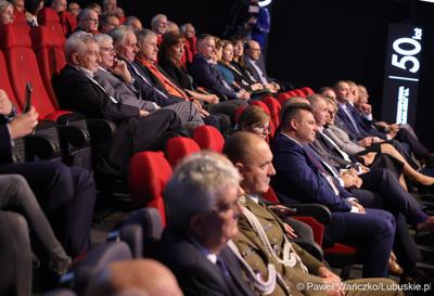 Uczestnicy jubileuszu 50-lecia Zielonogórskiej Elektrociepłowni w Planetarium Wenus  