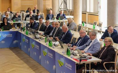 Uczestnicy IV zwyczajnej sesji Sejmiku Województwa Lubuskiego 