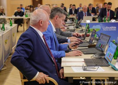 Uczestnicy IV zwyczajnej sesji Sejmiku Województwa Lubuskiego 