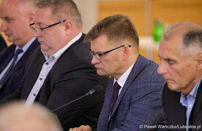 Uczestnicy IV zwyczajnej sesji Sejmiku Województwa Lubuskiego 