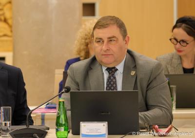 Wicemarszałek Województwa Lubuskiego Grzegorz Potęga podczas IV zwyczajnej sesji Sejmiku Województwa Lubuskiego 