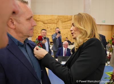 Uroczyste wręczenie „Odznak Honorowych za Zasługi dla Województwa Lubuskiego”, podczas IV sesji Sejmiku Województwa Lubuskiego 
