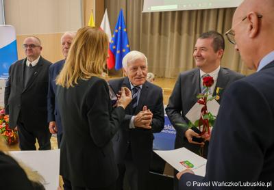 Uroczyste wręczenie „Odznak Honorowych za Zasługi dla Województwa Lubuskiego”, podczas IV sesji Sejmiku Województwa Lubuskiego 