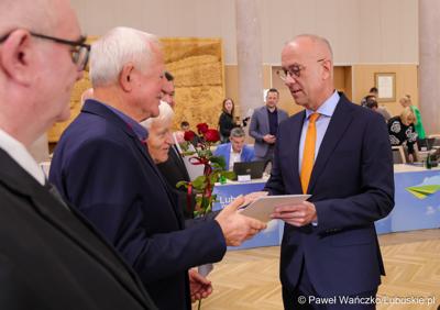 Uroczyste wręczenie „Odznak Honorowych za Zasługi dla Województwa Lubuskiego”, podczas IV sesji Sejmiku Województwa Lubuskiego 