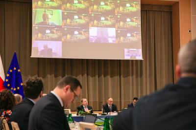 Posiedzenie Wojewódzkiej Rady Dialogu Społecznego, które zgromadziło przedstawicieli różnych sektorów, aby wspólnie omówić kluczowe wyzwania i możliwości dla województwa lubuskiego