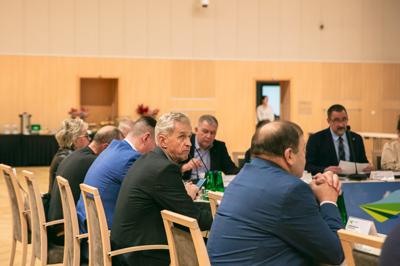 Posiedzenie Wojewódzkiej Rady Dialogu Społecznego, które zgromadziło przedstawicieli różnych sektorów, aby wspólnie omówić kluczowe wyzwania i możliwości dla województwa lubuskiego