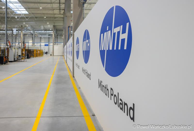 Wnętrze hali produkcyjnej firmy Minth w Wiechlicach koło Szprotawy