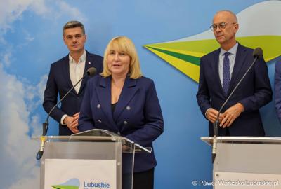 Uczestnicy konferencji prasowej, podczas której swa szpitale – Szpital Uniwersytecki w Zielonej Górze i Samodzielny Publiczny Zakład Opieki Zdrowotnej w Sulechowie – podpisały list intencyjny o współpracy.