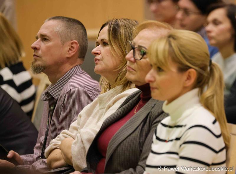 Uczestnicy szkolenia dla beneficjentów programu Interreg w Sali Kolumnowej Urzędu Marszałkowskiego Województwa Lubuskiego w Zielonej Górze