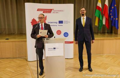 Uczestnicy szkolenia dla beneficjentów programu Interreg w Sali Kolumnowej Urzędu Marszałkowskiego Województwa Lubuskiego w Zielonej Górze
