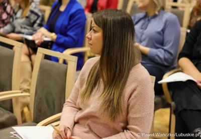 Uczestnicy szkolenia dla beneficjentów programu Interreg w Sali Kolumnowej Urzędu Marszałkowskiego Województwa Lubuskiego w Zielonej Górze
