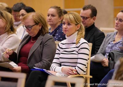 Uczestnicy szkolenia dla beneficjentów programu Interreg w Sali Kolumnowej Urzędu Marszałkowskiego Województwa Lubuskiego w Zielonej Górze
