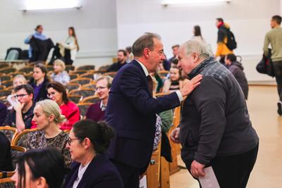 W wyjątkowej atmosferze uhonorowano najlepszych absolwentów Uniwersytetu Zielonogórskiego. Nagrody, emocje i duma 