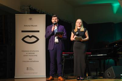 W wyjątkowej atmosferze uhonorowano najlepszych absolwentów Uniwersytetu Zielonogórskiego. Nagrody, emocje i duma 
