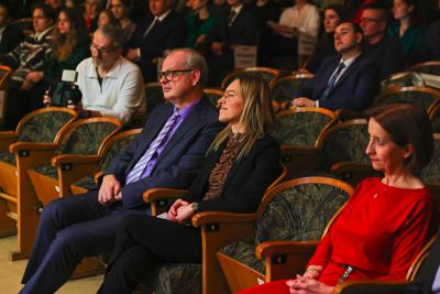 W wyjątkowej atmosferze uhonorowano najlepszych absolwentów Uniwersytetu Zielonogórskiego. Nagrody, emocje i duma 