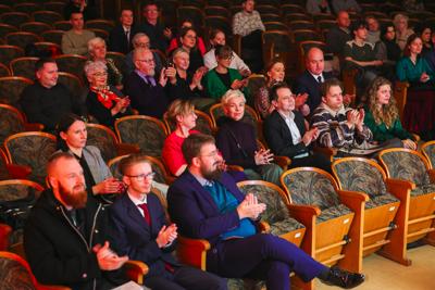 W wyjątkowej atmosferze uhonorowano najlepszych absolwentów Uniwersytetu Zielonogórskiego. Nagrody, emocje i duma 