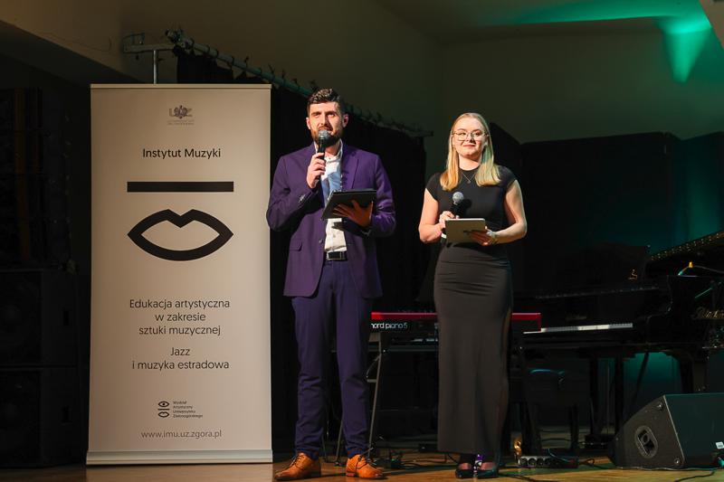 W wyjątkowej atmosferze uhonorowano najlepszych absolwentów Uniwersytetu Zielonogórskiego. Nagrody, emocje i duma