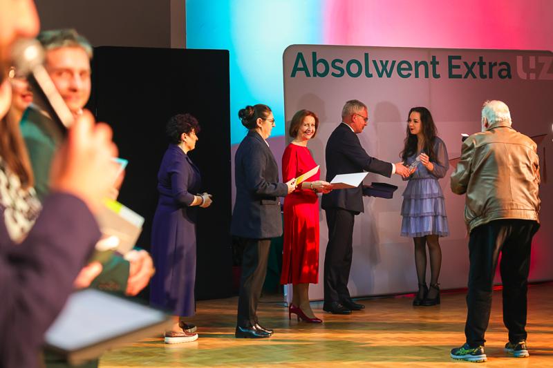 W wyjątkowej atmosferze uhonorowano najlepszych absolwentów Uniwersytetu Zielonogórskiego. Nagrody, emocje i duma