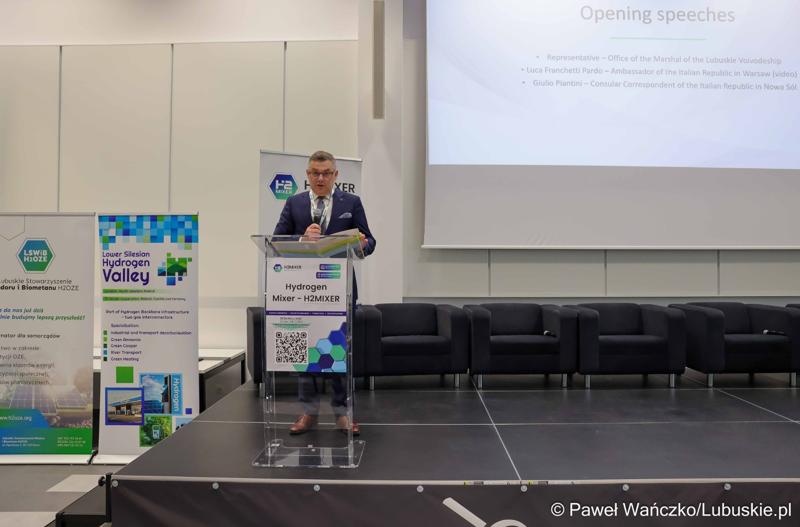 Uczestnicy Międzynarodowej Konferencji – Hydrogen Mixer 2024 w Parku Technologii Kosmicznych w Nowym Kisielinie