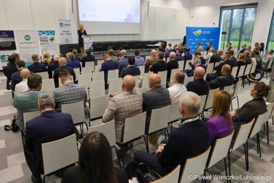 Uczestnicy Międzynarodowej Konferencji – Hydrogen Mixer 2024 w Parku Technologii Kosmicznych w Nowym Kisielinie 