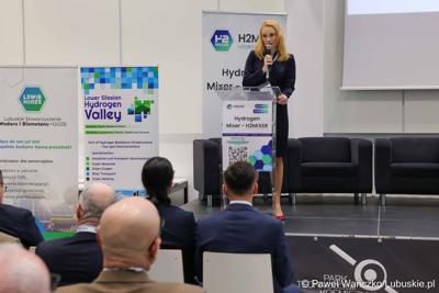 Uczestnicy Międzynarodowej Konferencji – Hydrogen Mixer 2024 w Parku Technologii Kosmicznych w Nowym Kisielinie 