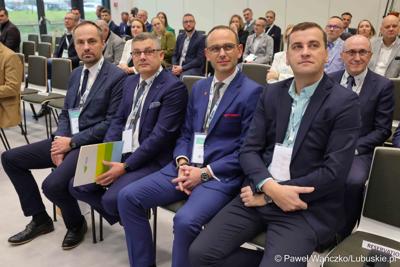 Uczestnicy Międzynarodowej Konferencji – Hydrogen Mixer 2024 w Parku Technologii Kosmicznych w Nowym Kisielinie 