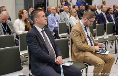 Uczestnicy Międzynarodowej Konferencji – Hydrogen Mixer 2024 w Parku Technologii Kosmicznych w Nowym Kisielinie 
