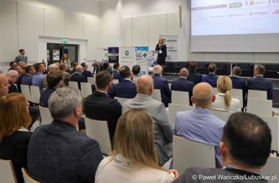 Uczestnicy Międzynarodowej Konferencji – Hydrogen Mixer 2024 w Parku Technologii Kosmicznych w Nowym Kisielinie 