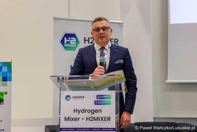 Uczestnicy Międzynarodowej Konferencji – Hydrogen Mixer 2024 w Parku Technologii Kosmicznych w Nowym Kisielinie 