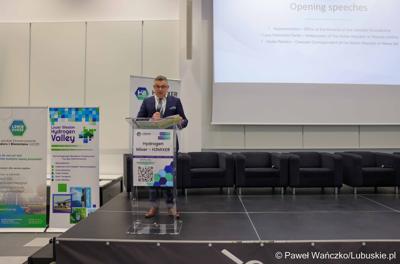 Uczestnicy Międzynarodowej Konferencji – Hydrogen Mixer 2024 w Parku Technologii Kosmicznych w Nowym Kisielinie 