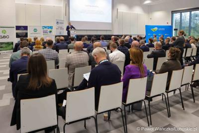 Uczestnicy Międzynarodowej Konferencji – Hydrogen Mixer 2024 w Parku Technologii Kosmicznych w Nowym Kisielinie 