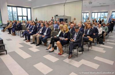 Uczestnicy Międzynarodowej Konferencji – Hydrogen Mixer 2024 w Parku Technologii Kosmicznych w Nowym Kisielinie 