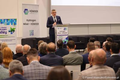Uczestnicy Międzynarodowej Konferencji – Hydrogen Mixer 2024 w Parku Technologii Kosmicznych w Nowym Kisielinie 