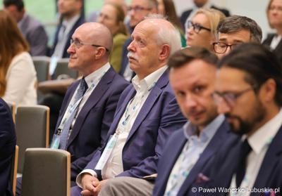 Uczestnicy Międzynarodowej Konferencji – Hydrogen Mixer 2024 w Parku Technologii Kosmicznych w Nowym Kisielinie 