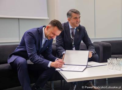 Uczestnicy Międzynarodowej Konferencji – Hydrogen Mixer 2024 w Parku Technologii Kosmicznych w Nowym Kisielinie 
