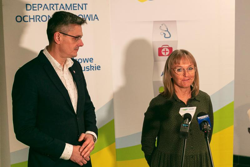 19 listopada 2024 r. czerwony krwiobus znów zaparkował przed Urzędem Marszałkowskim w Zielonej Górze. To już trzecia zbiórka w tym roku, która przypomina, jak ważne jest oddawanie krwi. Dziękujemy honorowym dawcom i wszystkim, którzy przyłączyli się do tej szczytnej akcji! ❤️
